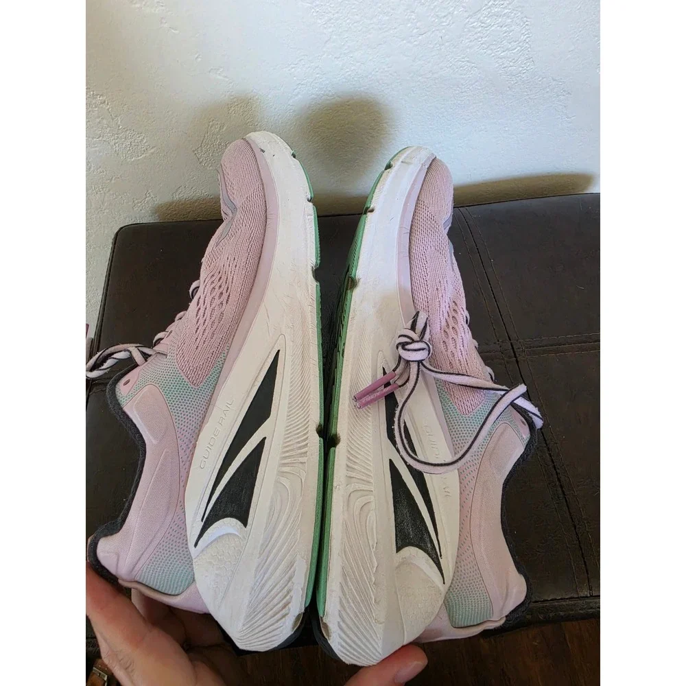 Altra light stains